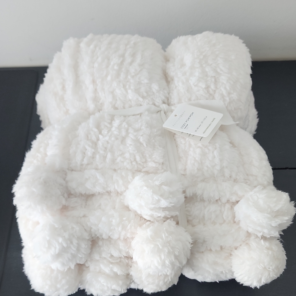Luxurious Cream Throw Blanket